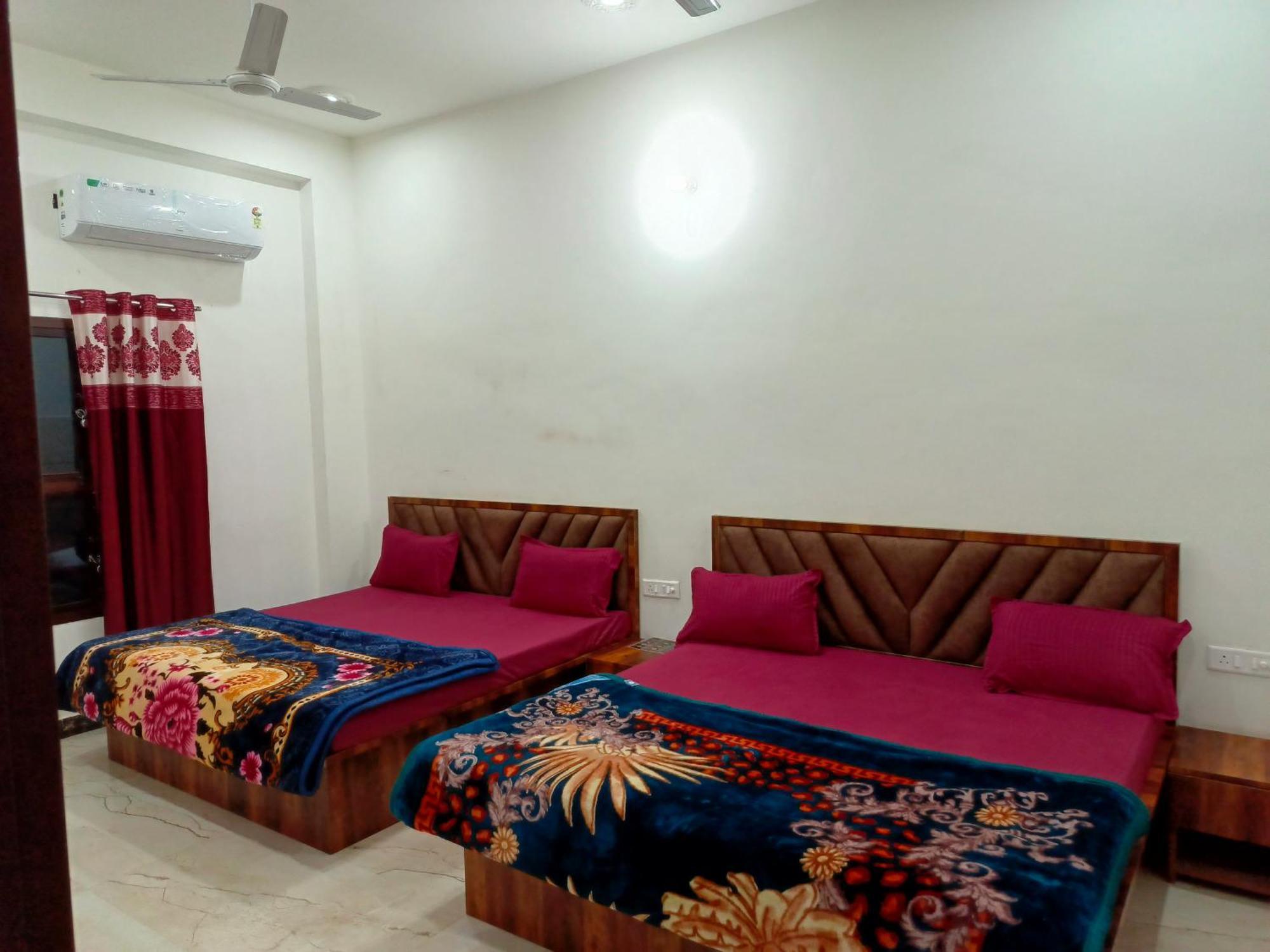 מלון מטורה Shri Girraj Residency מראה חיצוני תמונה