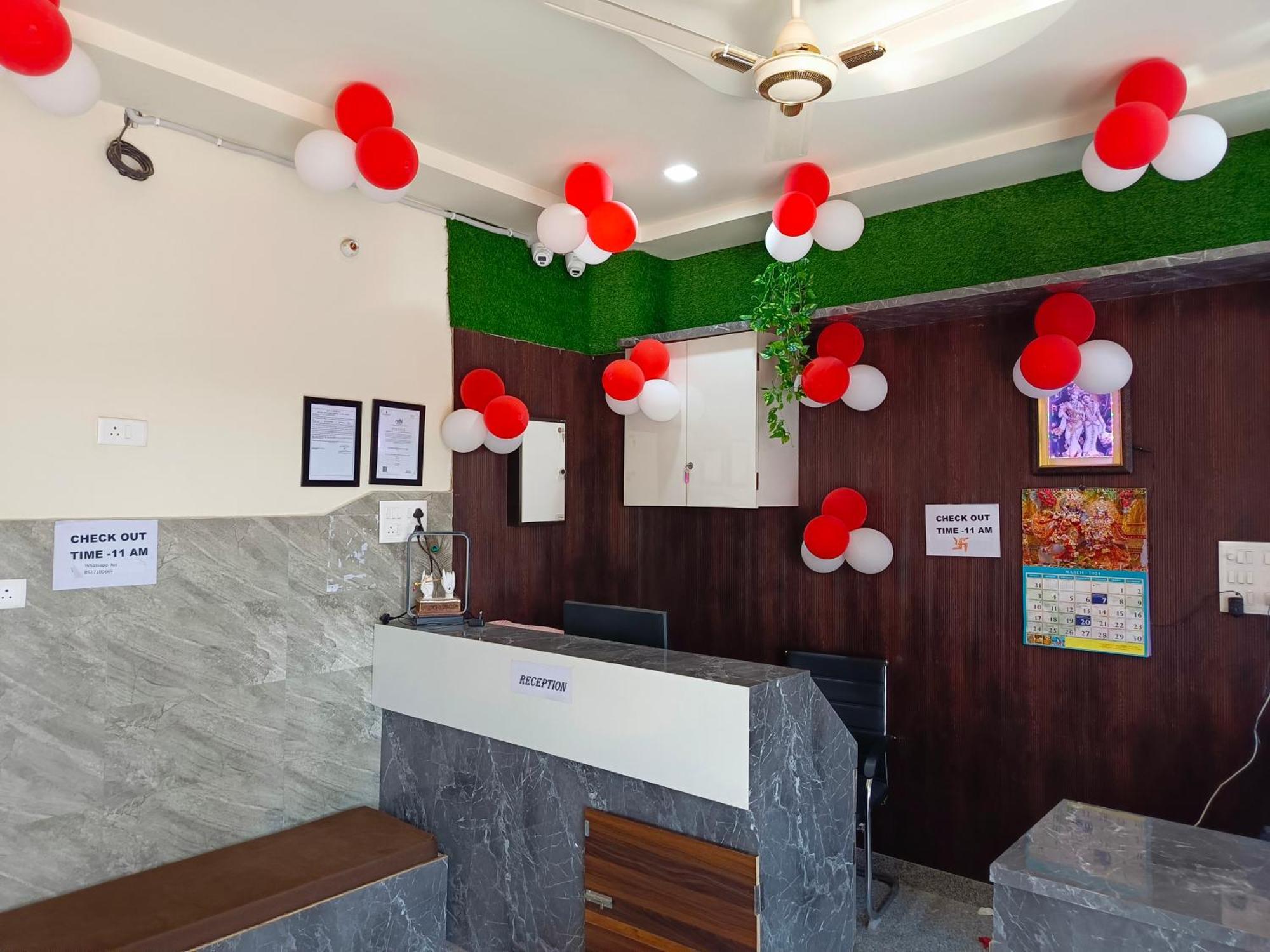 מלון מטורה Shri Girraj Residency מראה חיצוני תמונה